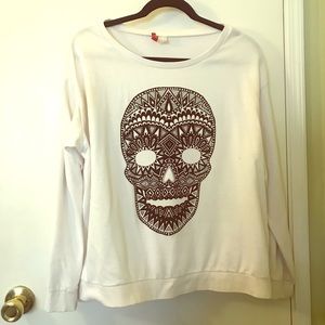 Light white skull sweater
